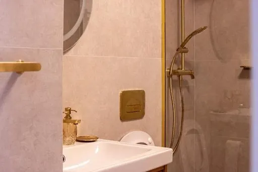 Warm&Inviting Herastrau Apart Bukarest 0*,